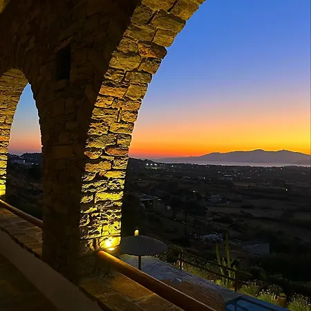 Papa Glinado Naxos