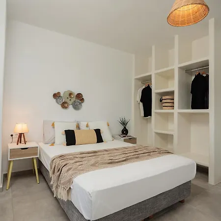 Papa Appartamento Glinado Naxos